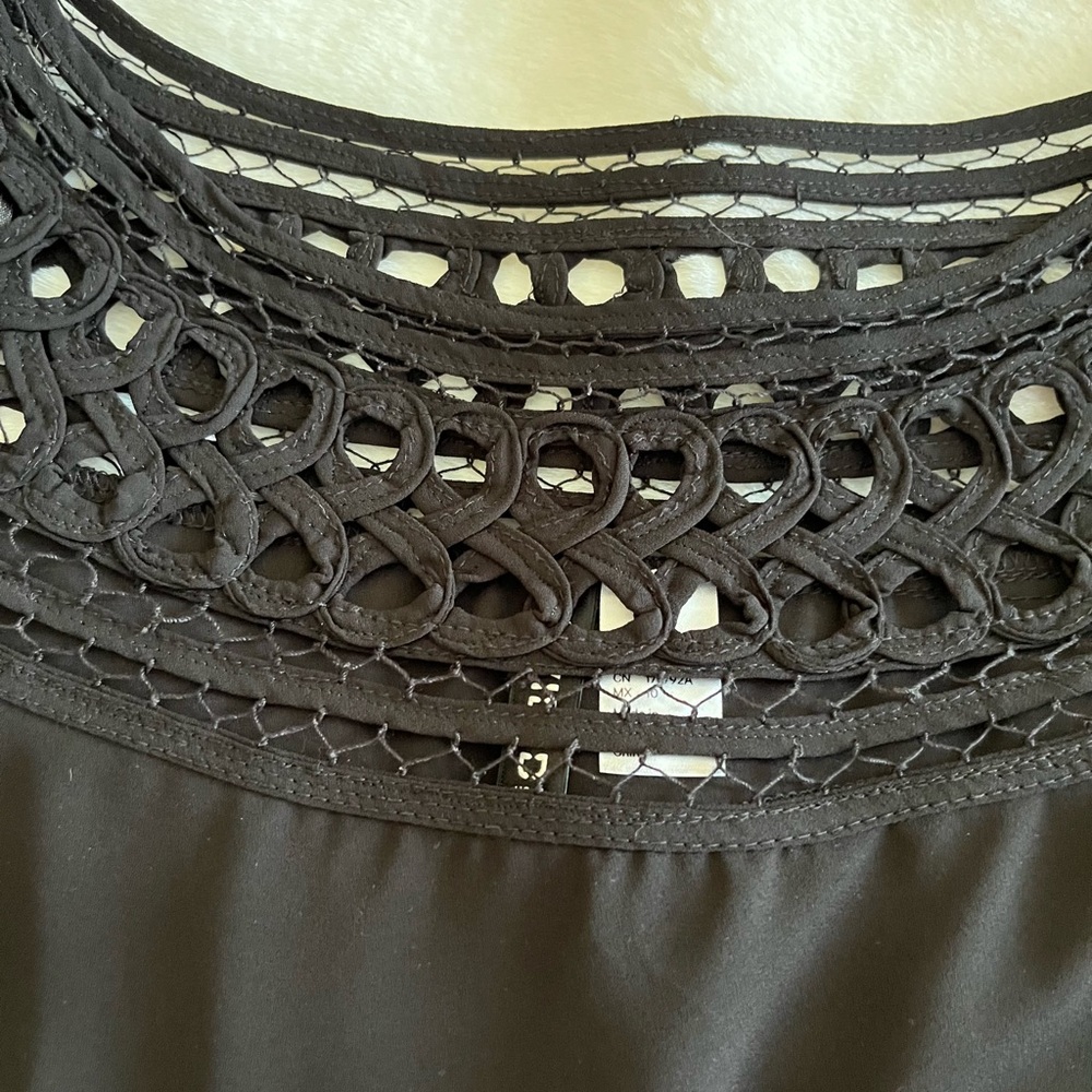 Divided Blouse - Picture 6 of 7